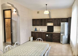 Сдаю в аренду дом, 215 м2, Геленджик, 4-й переулок