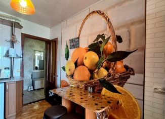 Продаю трехкомнатную квартиру, 66 м2, Керчь, улица Блюхера, 23