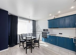 Продаю 1-ком. квартиру, 66 м2, Челябинск, проспект Героя России Е.Н. Родионова, 13, ЖК Ньютон