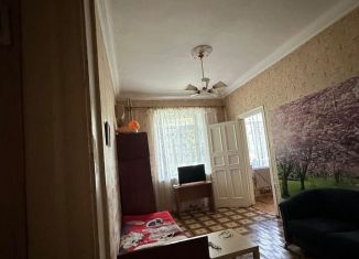 Продам 2-комнатную квартиру, 45 м2, Туапсе, улица Карла Маркса, 16