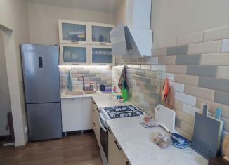 Продажа 3-ком. квартиры, 65 м2, Алексин, Центральная улица, 2