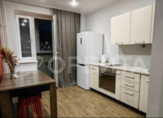 Продам однокомнатную квартиру, 35.9 м2, Тюмень, улица Дмитрия Менделеева, 2, ЖК Кристалл