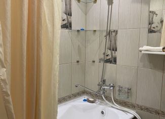 Продам 3-ком. квартиру, 60.6 м2, Октябрьский, 35-й микрорайон, 28