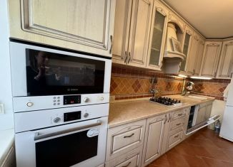 Сдается в аренду 4-ком. квартира, 83 м2, Уфа, проспект Октября, 178