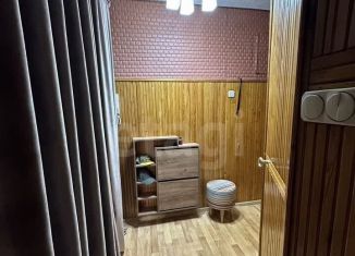 Продаю 3-ком. квартиру, 56 м2, посёлок Шушары, Школьная улица, 2