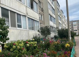 Продается 3-комнатная квартира, 79.6 м2, Чайковский, улица Азина, 15