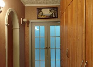 Продается трехкомнатная квартира, 59.8 м2, Курск, улица Серёгина, 39