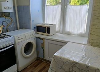 Аренда трехкомнатной квартиры, 62.4 м2, Бугульма, улица Газинура Гафиатуллина, 14