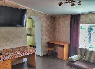 Сдается 3-комнатная квартира, 80 м2, Крым, улица Ленина, 27А