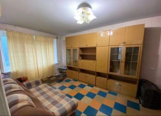 Сдается в аренду 1-комнатная квартира, 40 м2, Новоуральск, улица Комарова, 3