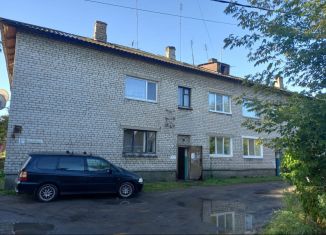 Продается 2-комнатная квартира, 40 м2, поселок городского типа Белоярский, улица Машинистов, 5
