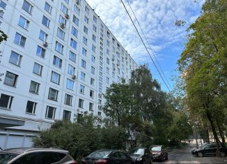 Трехкомнатная квартира в аренду, 61.8 м2, Москва, улица Удальцова, 10, метро Проспект Вернадского