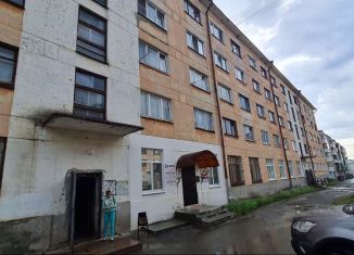 Продается комната, 18 м2, Карпинск, улица 8 Марта, 66