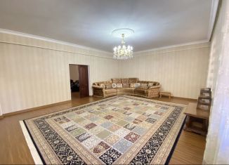 Продажа четырехкомнатной квартиры, 204 м2, Грозный, бульвар Султана Дудаева, 28
