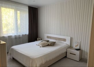 Сдается в аренду 3-ком. квартира, 58 м2, Березники, улица Мира, 128