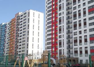 Продаю 3-ком. квартиру, 70 м2, Уфа, ЖК 8 Марта, улица Асхата Мирзагитова, 8