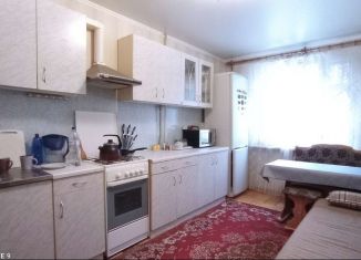Продается двухкомнатная квартира, 74 м2, Наро-Фоминск, улица Маршала Куркоткина, 1