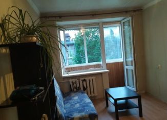 Сдача в аренду 2-ком. квартиры, 40 м2, Химки, улица Розы Люксембург, 2