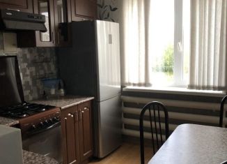 Сдаю в аренду 2-ком. квартиру, 50 м2, Ирбит, улица Маршала Жукова, 17