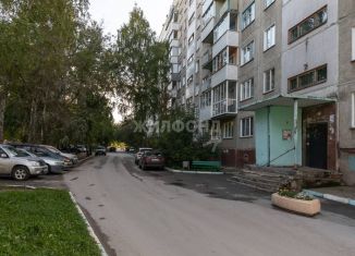 Продаю двухкомнатную квартиру, 43.4 м2, Новосибирск, улица Толбухина, 35, метро Золотая Нива