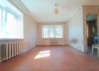 Продам 1-ком. квартиру, 31 м2, Новомосковск, улица Маяковского, 55