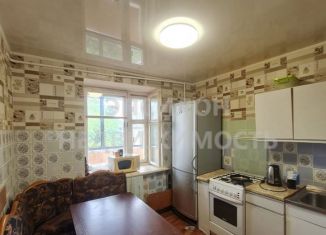 Продажа 2-ком. квартиры, 50 м2, Курская область, улица Гоголя, 47