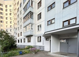 Продаю 3-ком. квартиру, 65 м2, Ярославль, проспект Дзержинского, 10, Дзержинский район