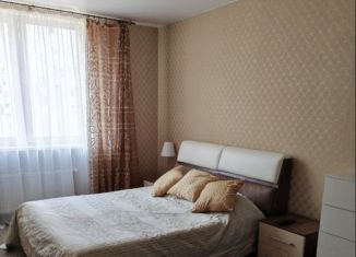 Сдам 1-ком. квартиру, 42 м2, Екатеринбург, улица Азина, 57