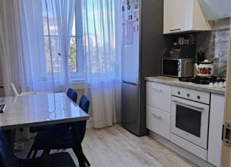 Продам трехкомнатную квартиру, 59.5 м2, Курская область, улица Димитрова, 3