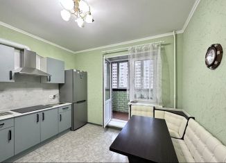 Сдается в аренду 1-ком. квартира, 40 м2, Троицк, Академическая площадь, 1