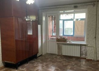 Продам 3-комнатную квартиру, 58 м2, Новочеркасск, улица Макаренко, 78/2