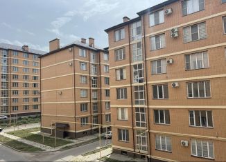 Продаю квартиру со свободной планировкой, 74 м2, Грозный, улица Сайханова, 133к4