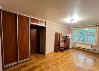 Продаю трехкомнатную квартиру, 55 м2, Москва, Ереванская улица, 35, метро Царицыно