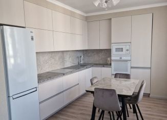 Продается 2-ком. квартира, 71 м2, Калининград, улица Юрия Гагарина, 55Б