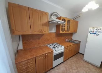 Сдам 2-ком. квартиру, 52 м2, Стерлитамак, улица Артёма, 93