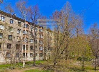 Сдаю в аренду 1-ком. квартиру, 32.2 м2, Санкт-Петербург, проспект Славы, 26к1, метро Дунайская