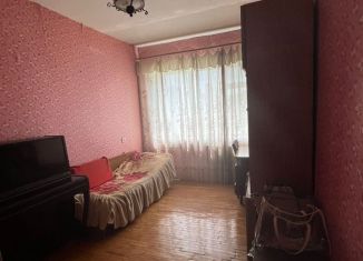 Продается трехкомнатная квартира, 70 м2, Черкесск, улица Доватора, 62