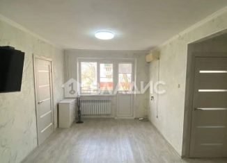 Продам 2-ком. квартиру, 46 м2, Элиста, 4-й микрорайон, 10