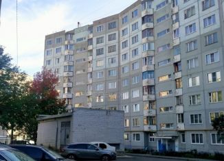 Продажа 2-комнатной квартиры, 50.1 м2, Киров, Ульяновская улица, 2