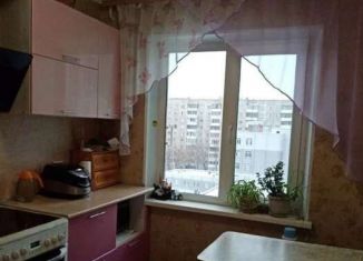 Продается трехкомнатная квартира, 64 м2, Челябинск, улица Братьев Кашириных, 102