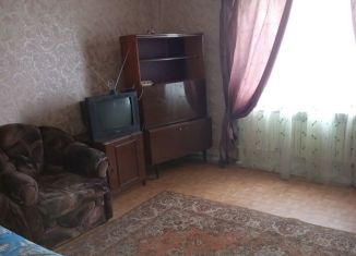 Сдается в аренду 3-ком. квартира, 67 м2, Тихвин, микрорайон 1А, 14