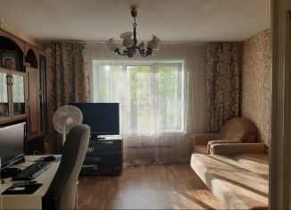 Продам трехкомнатную квартиру, 60 м2, Радужный, 1-й квартал, 17