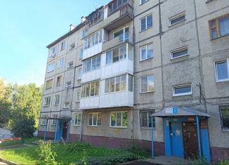 Продается 2-комнатная квартира, 47.5 м2, Кемерово, проспект Ленина, 133Б