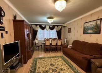 Продается 3-ком. квартира, 92 м2, Краснодар, микрорайон КСК, Камвольная улица, 3