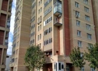 Сдаю в аренду 3-ком. квартиру, 112 м2, Екатеринбург, Онежская улица, 6А