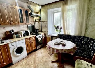 Продам трехкомнатную квартиру, 63 м2, Кингисепп, улица Строителей, 1