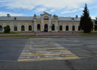 Сдаю торговую площадь, 78.7 м2, Ленинградская область, Привокзальная площадь, 1