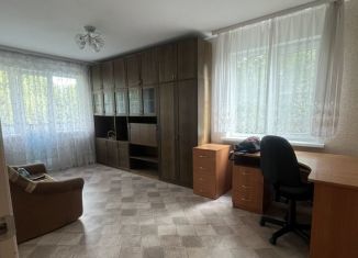 Продаю 2-ком. квартиру, 44 м2, Псков, улица Киселёва, 17