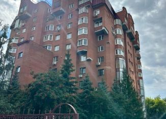 Сдаю в аренду трехкомнатную квартиру, 96 м2, Екатеринбург, улица Хомякова, 23