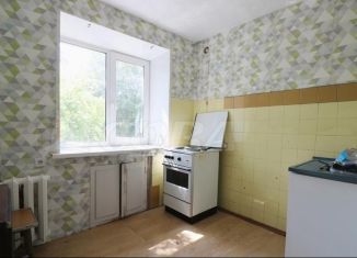 Продам трехкомнатную квартиру, 52 м2, Тюмень, улица Карла Маркса, 123